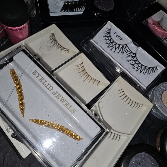 Tons of mac makeup price js for whole lot - Picture 3 of 6